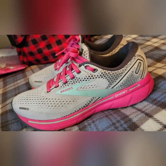 Brooks Shoes - Brooks Ghost Women's Running Shoes - Pink and Gray